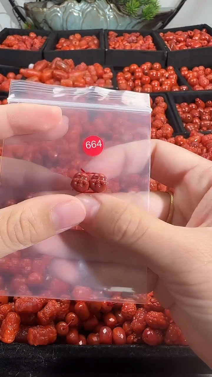 颈饰未镶嵌南红玛瑙1