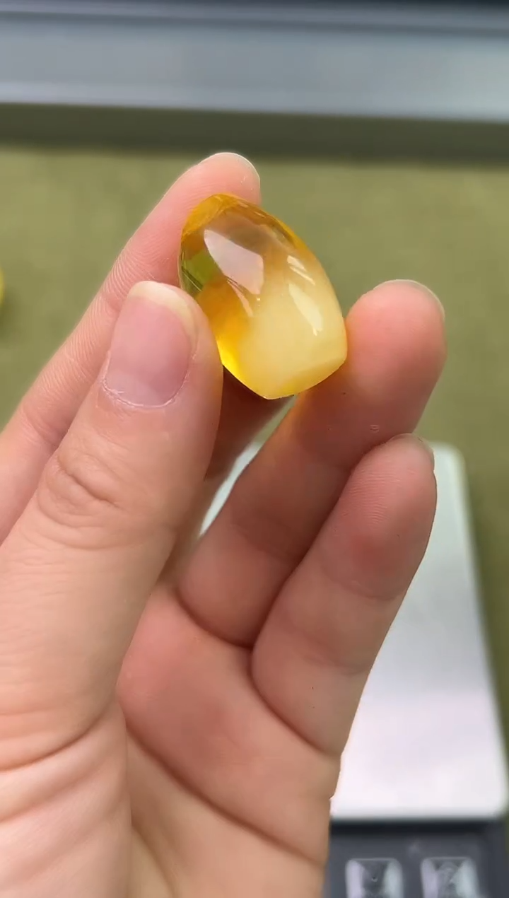 裸石琥珀未镶嵌琥珀蜜蜡吊坠