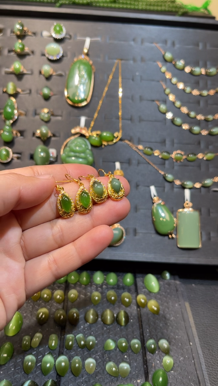 【闪购商品】和田玉碧玉猫眼耳钩合金多样性发一