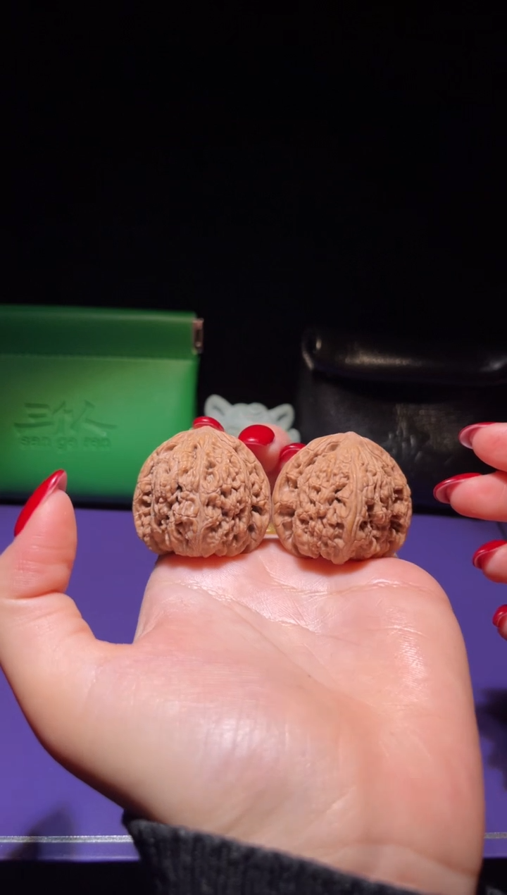 把件文玩核桃28号红宝石密文