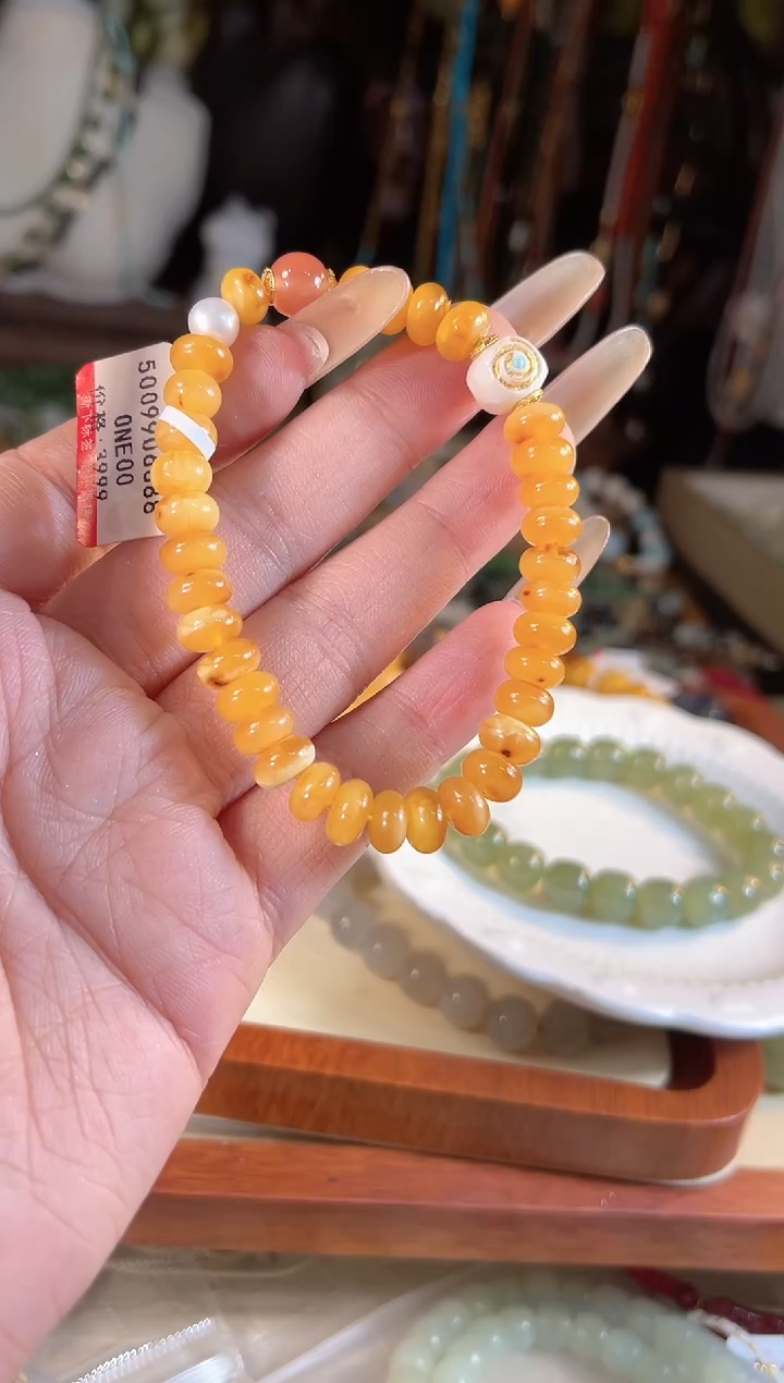 【闪购商品】蜜蜡手链未镶嵌多样性发货其一