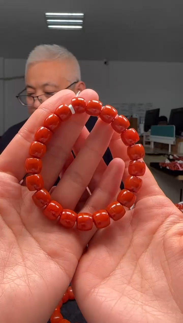 【闪购商品】南红玛瑙10mm瓦西手串圆珠直切未镶嵌多样性发一件