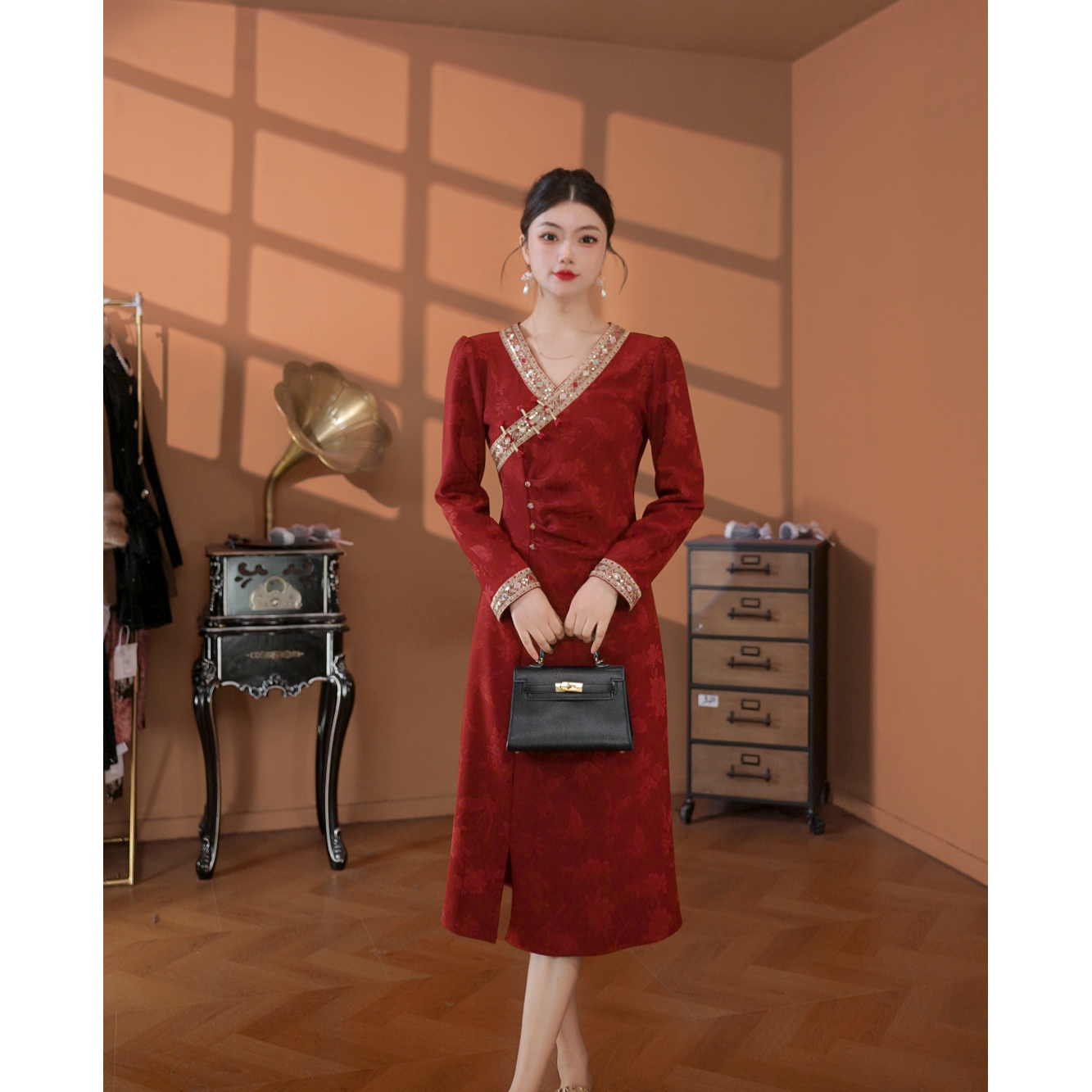 【香舍菲尔】88611-新款法式气质百搭显瘦轻奢修身连衣裙-佩