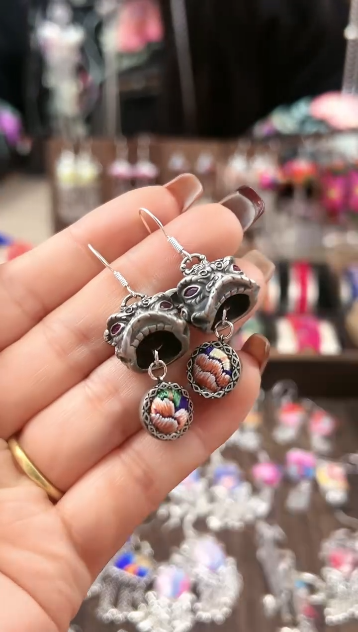 【闪购商品】织绣民族风老绣饰品270