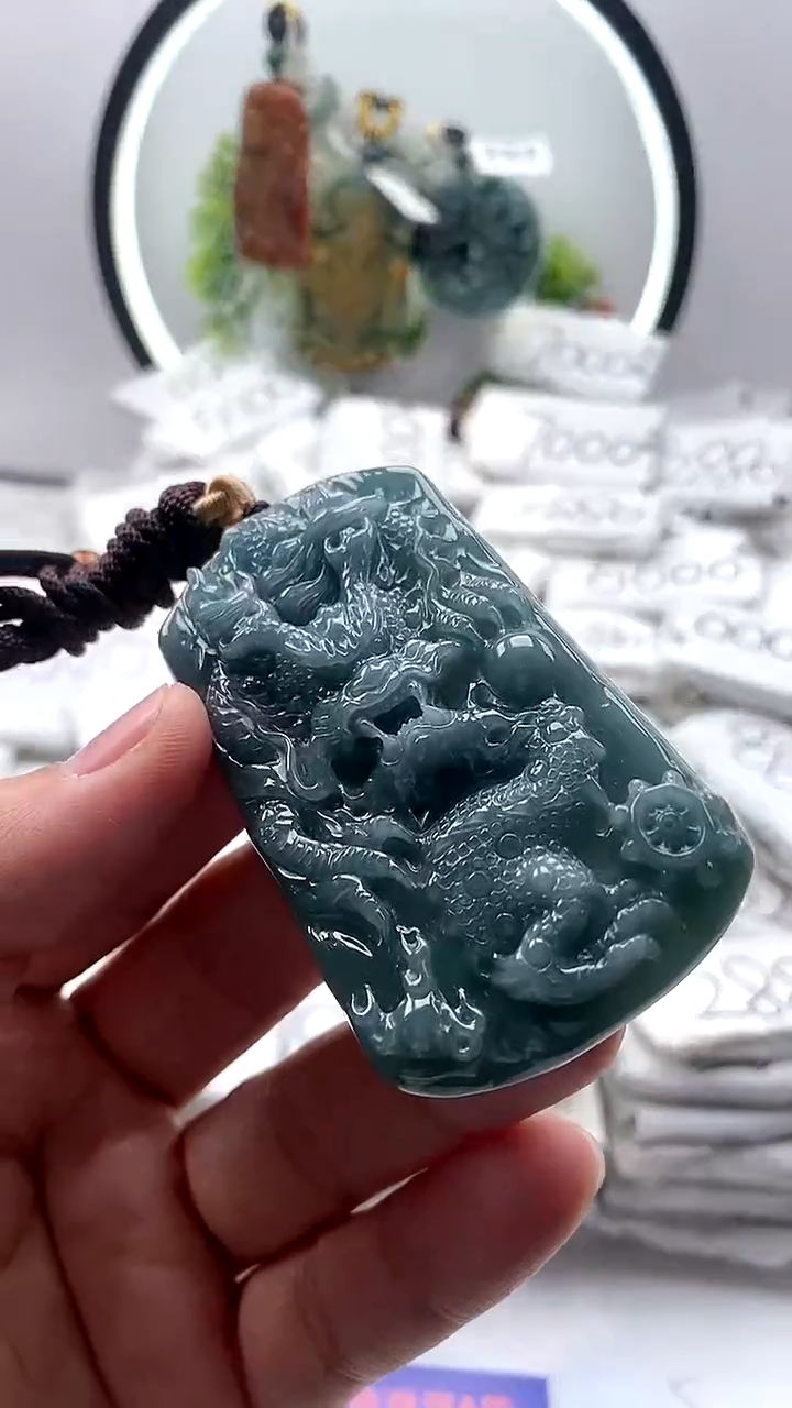 【闪购商品】翡翠颈饰未镶嵌龙牌