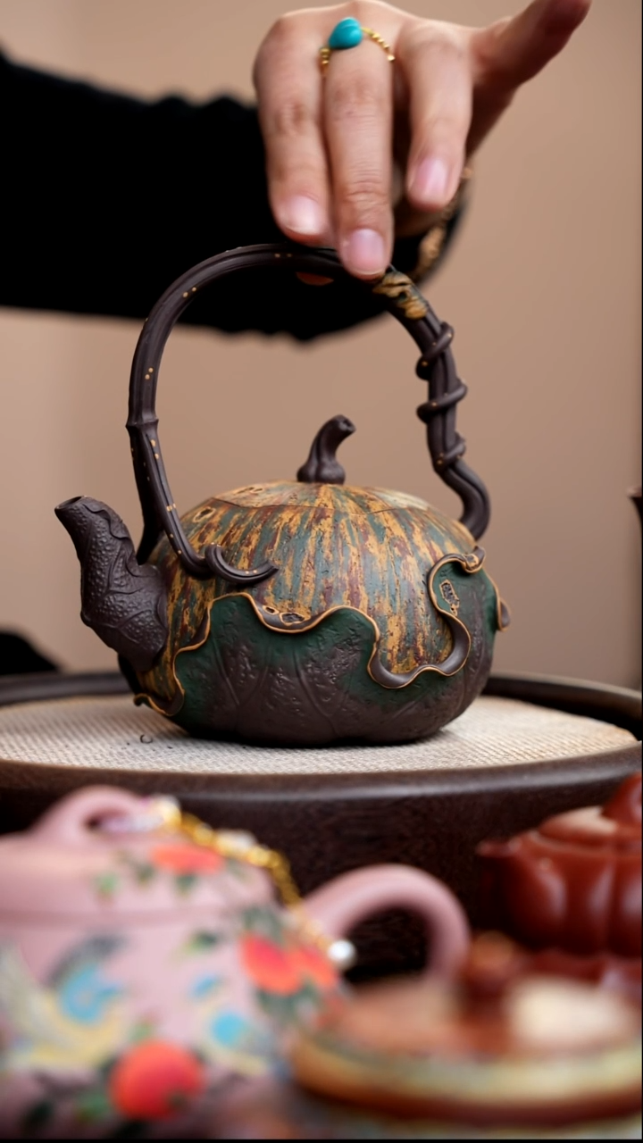 茶壶紫砂紫泥多彩南瓜提梁