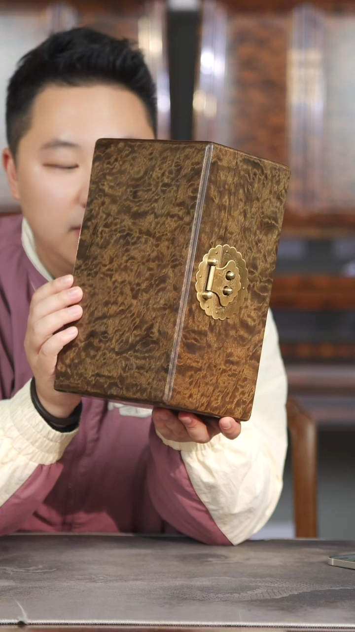 金丝楠085号阴沉满龙胆纹精品一木一器首饰盒