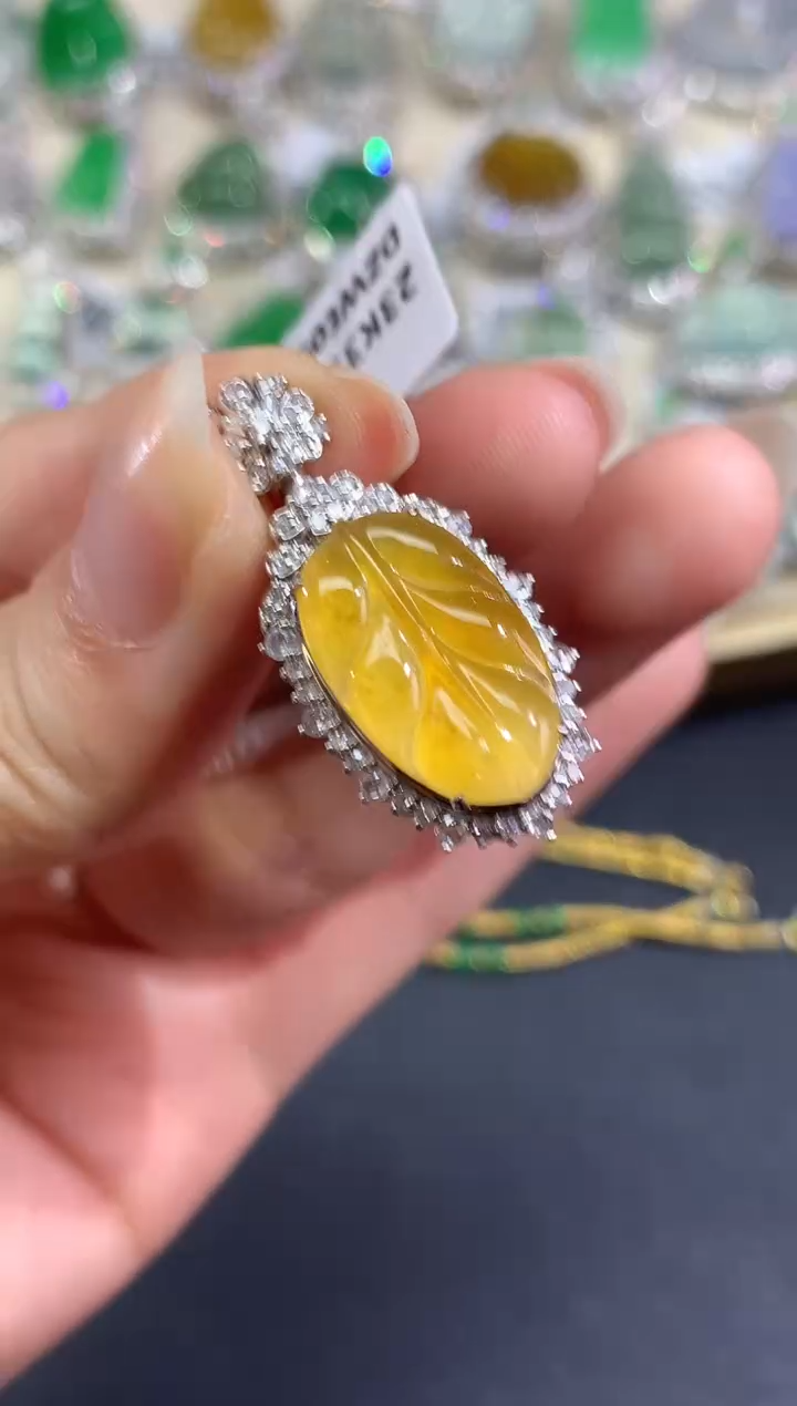 吊坠(不含链)18K金镶嵌翡翠吊坠(不含链)|13800