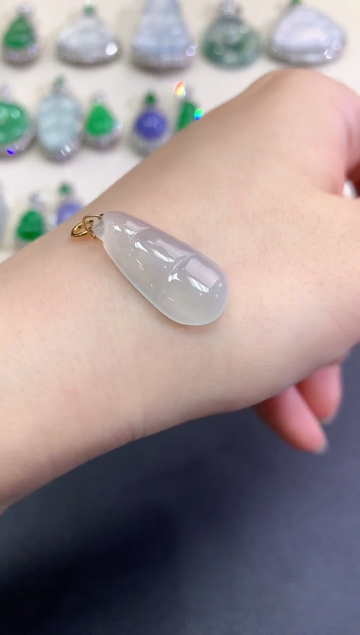 【闪购商品】翡翠18K金镶嵌颈饰B3     