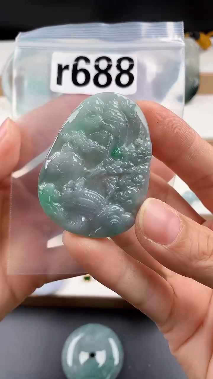 颈饰未镶嵌翡翠天然翡翠吊坠挂件