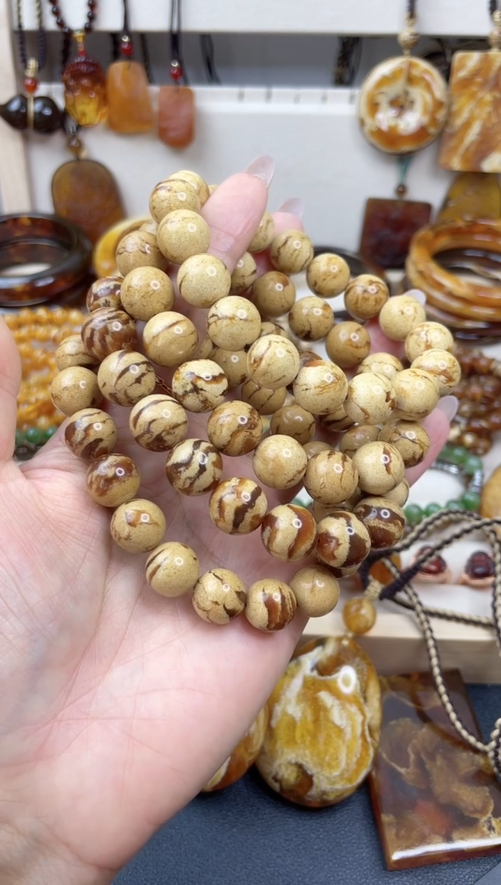 未镶嵌琥珀裸石猪油蜜卡11-12多样性发其一