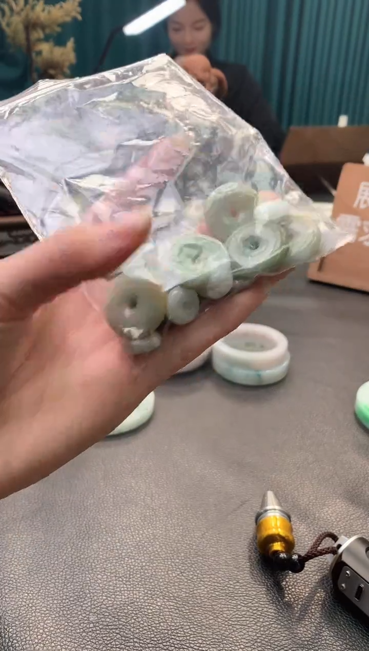 吊坠(不含链)未镶嵌翡翠m****a一袋小平安扣多样性发一件