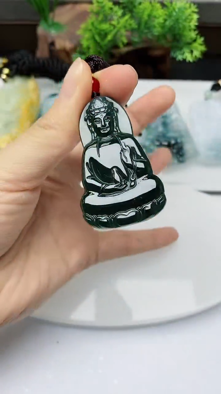 【闪购商品】翡翠颈饰未镶嵌        