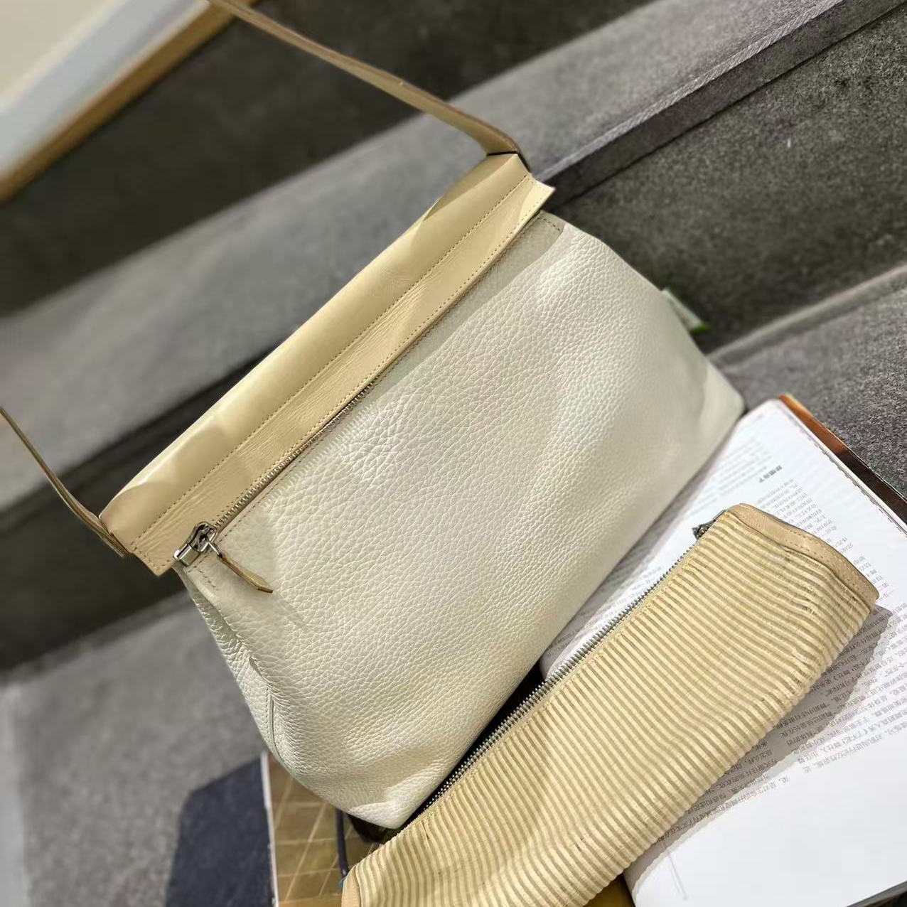 95新 Hermes/爱马仕 斑点狗米白杨紫琼同款单肩包A1519