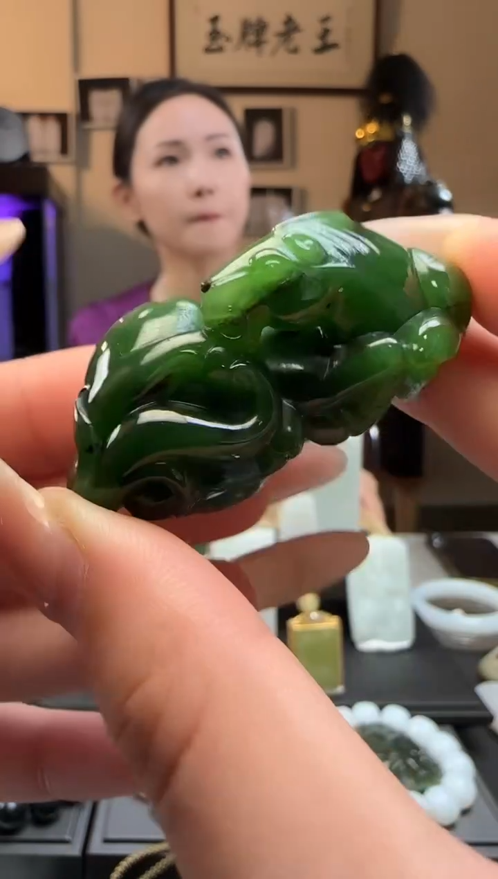 【闪购商品】和田玉碧玉马未镶嵌吊坠