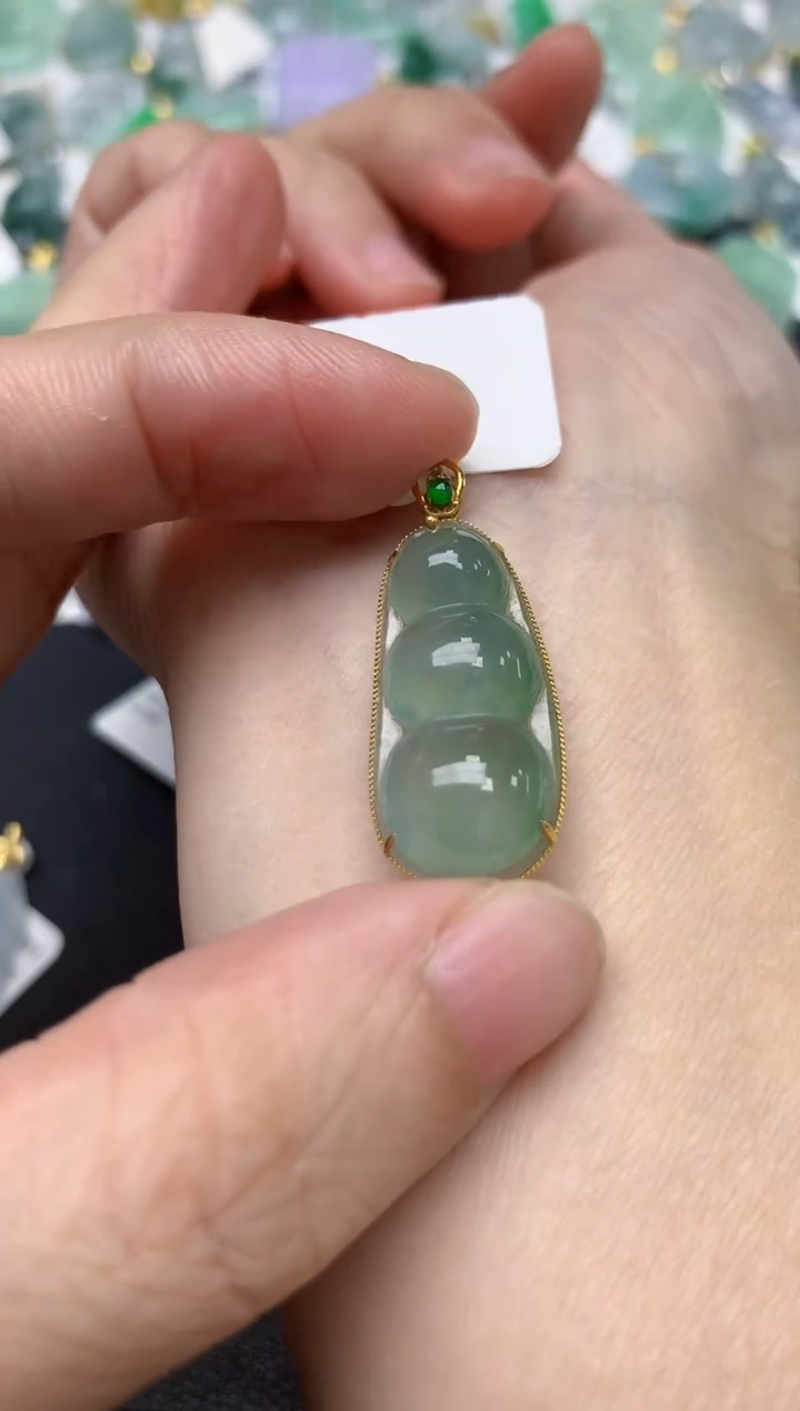 颈饰18K金镶嵌翡翠天然缅甸A货翡翠