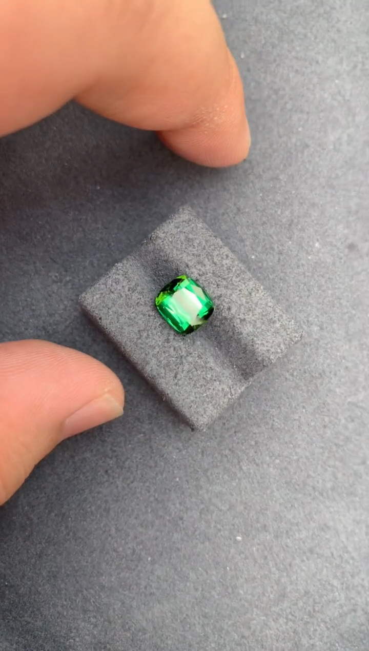 【闪购商品】碧玺裸石未镶嵌3.3ct绿碧玺