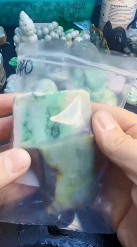 颈饰未镶嵌翡翠就**吃040