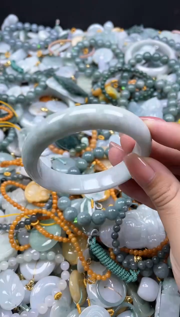 翡翠未镶嵌颈饰09096