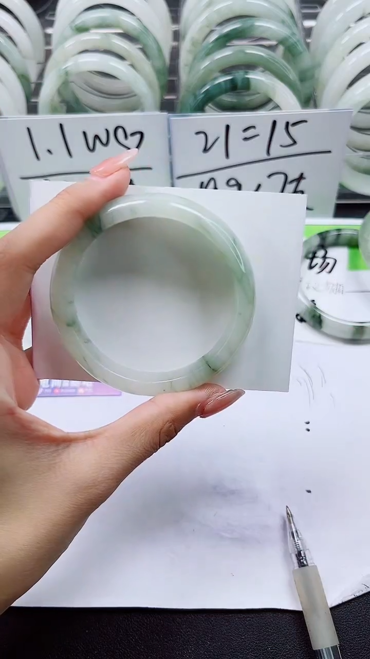 【闪购商品】石英质玉手镯未镶嵌A45-53/54