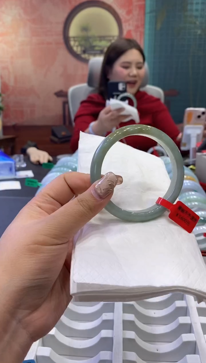 【闪购商品】翡翠手镯未镶嵌多人005495