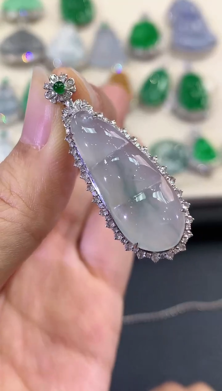 【闪购商品】翡翠吊坠(不含链)18K金镶嵌C49