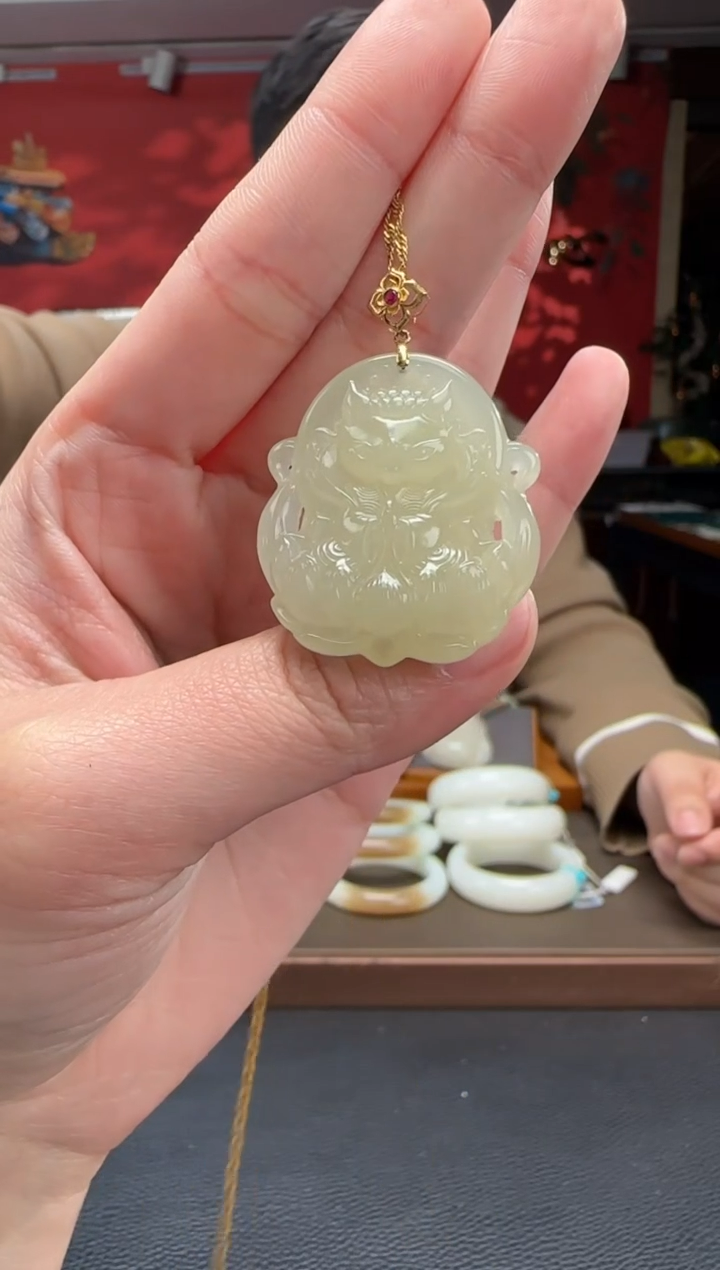 【闪购商品】和田玉颈饰18K金镶嵌高冰晴凤九