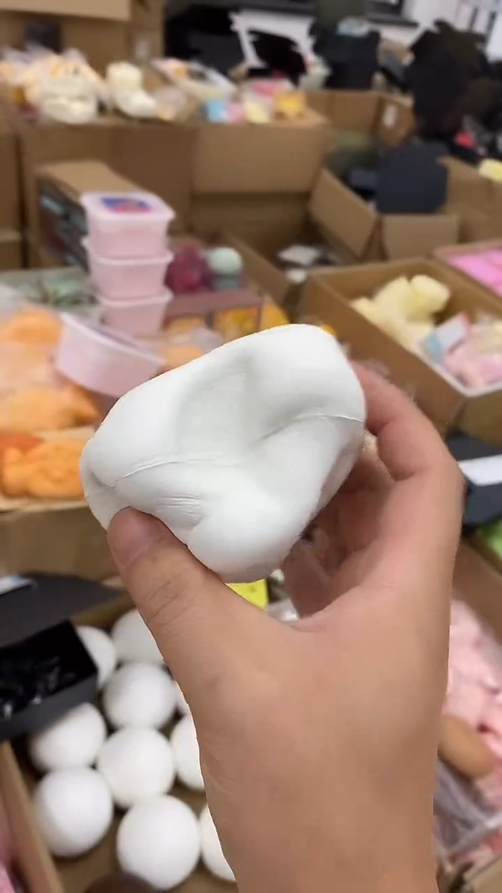 干噎酸奶大球，默认微瑕，可能不完全回弹