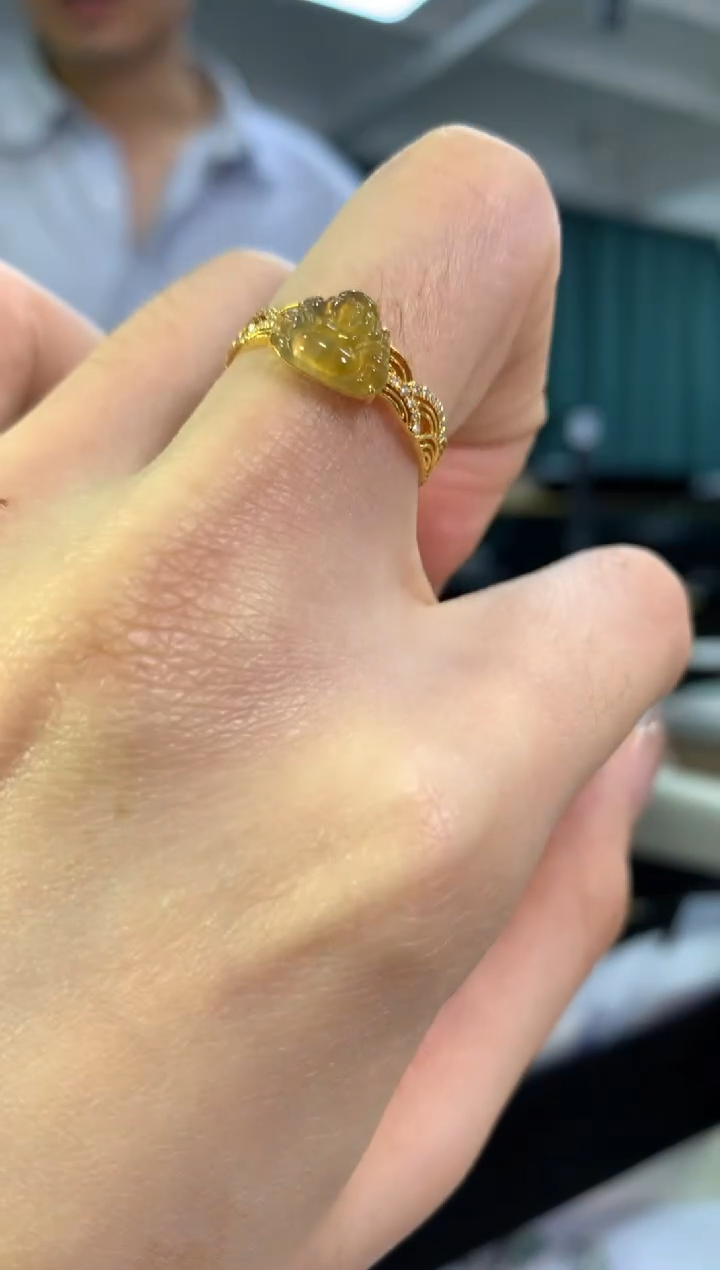 18K金镶嵌戒指翡翠佛公戒指