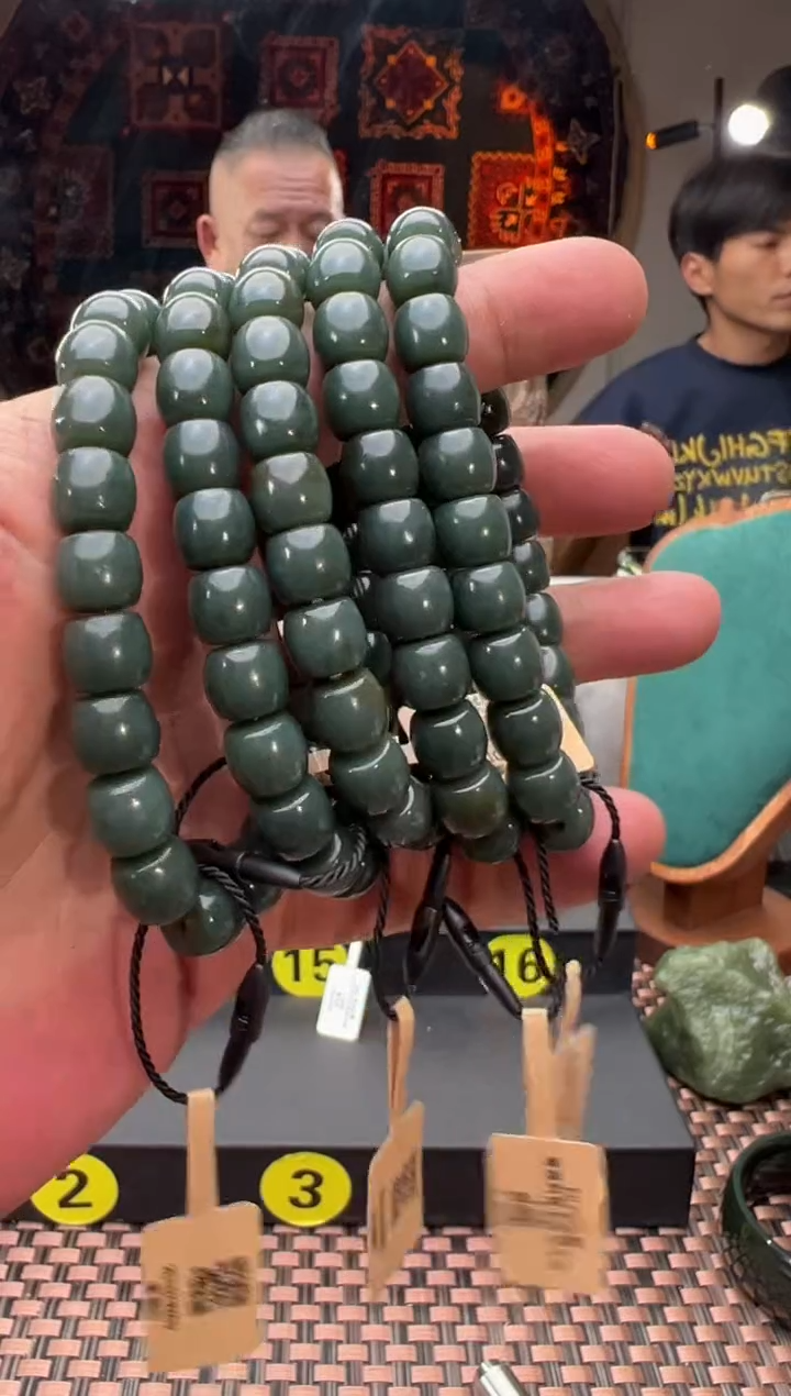 未镶嵌手串和田玉青海料青玉直切手串卡10 多样性发其一