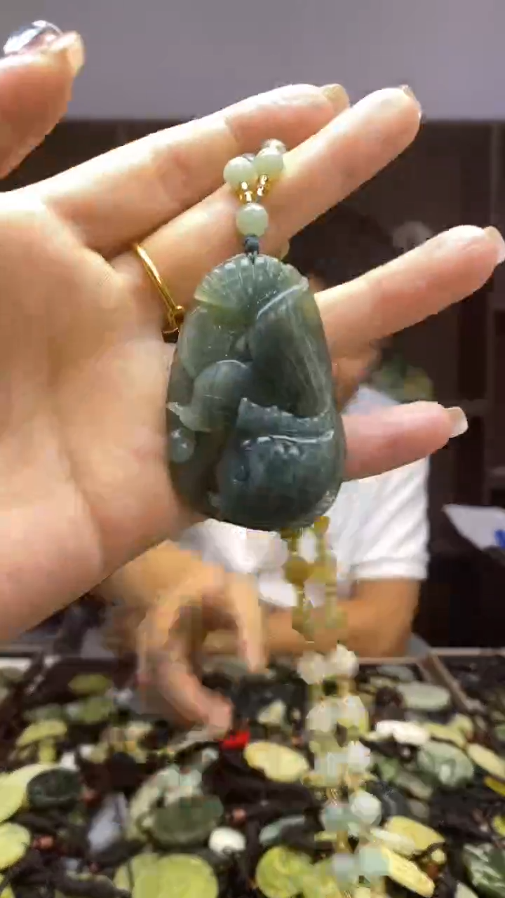 未镶嵌岫玉挂件  