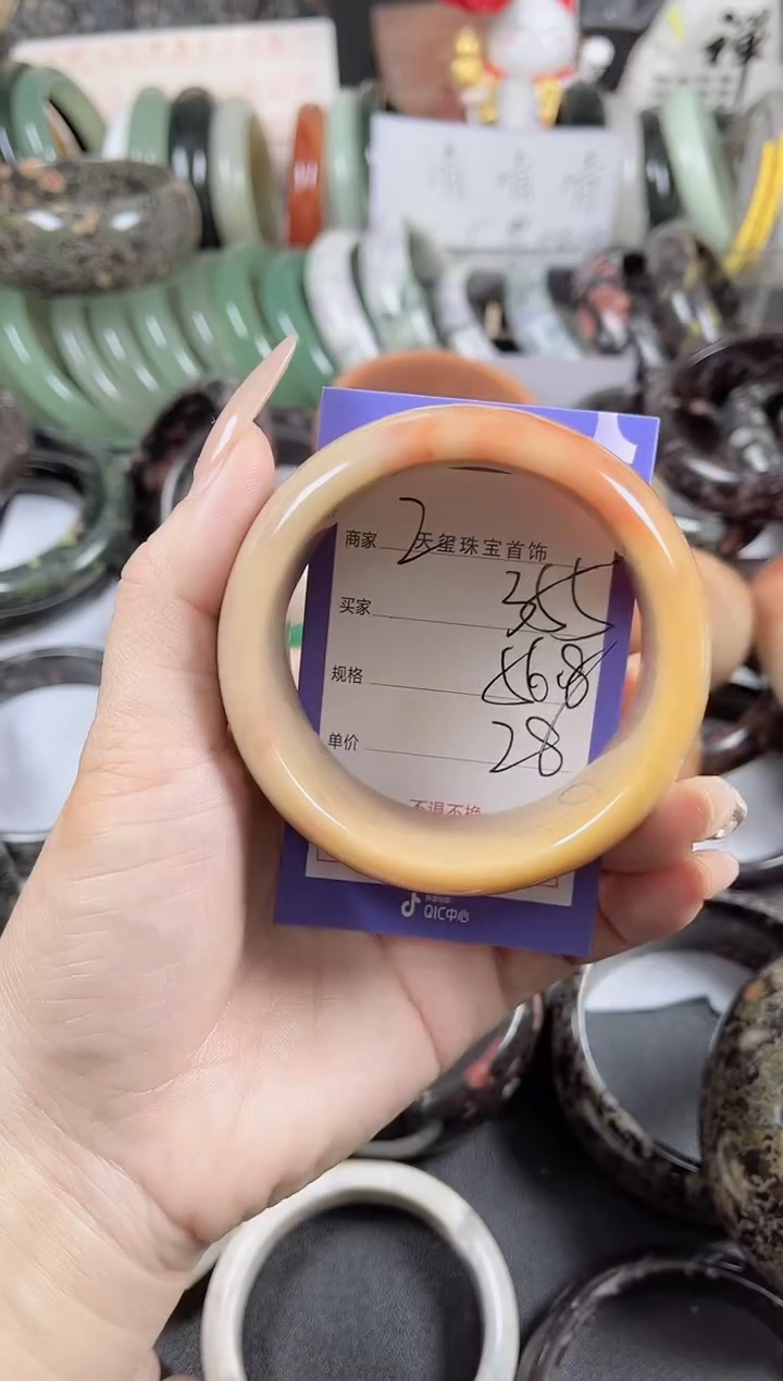 未镶嵌手镯石英质玉355