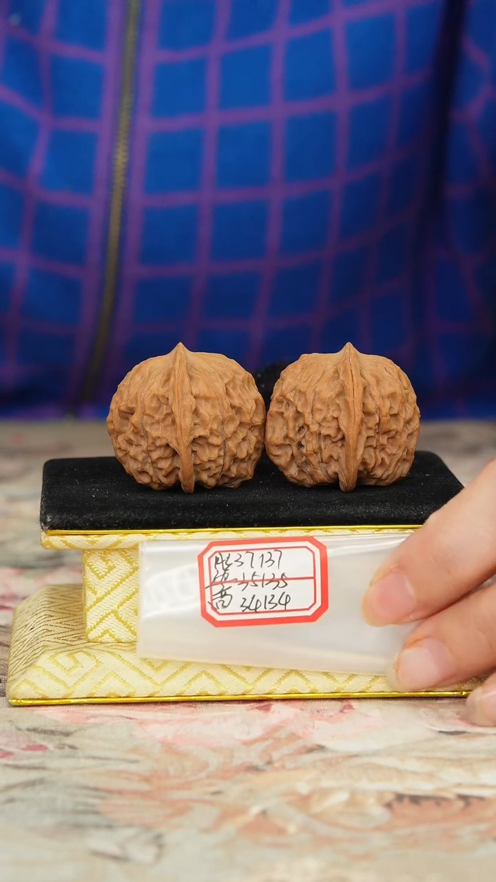 【闪购商品】文玩核桃把件非嫁接元宝1