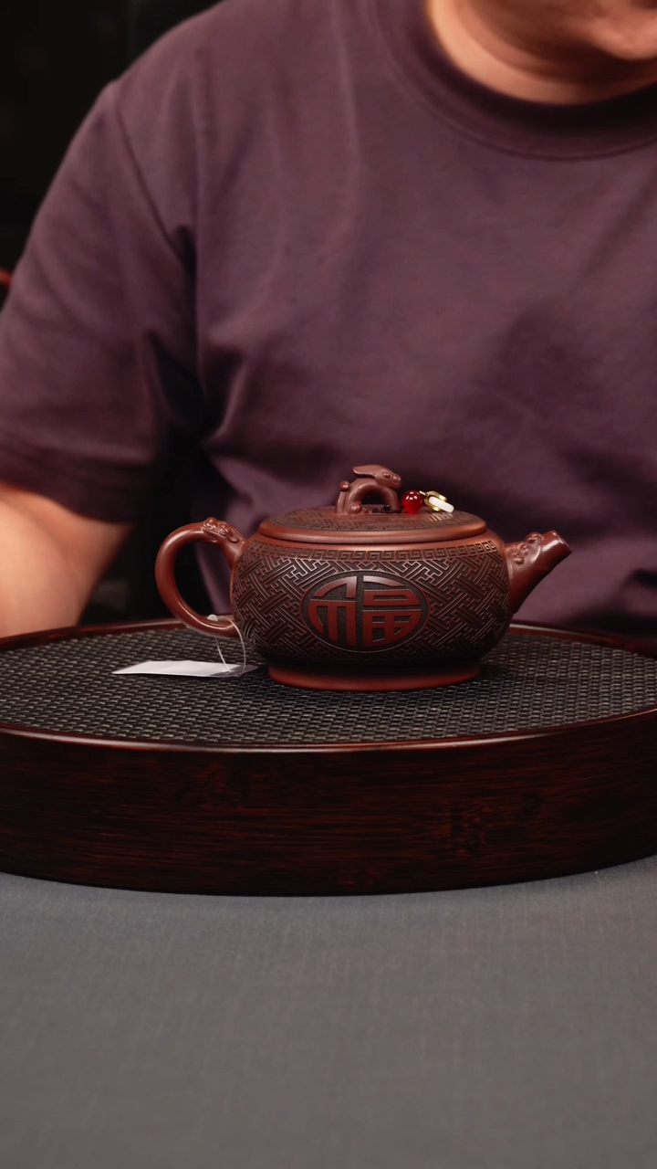 茶壶紫砂龙血砂玉兔呈祥