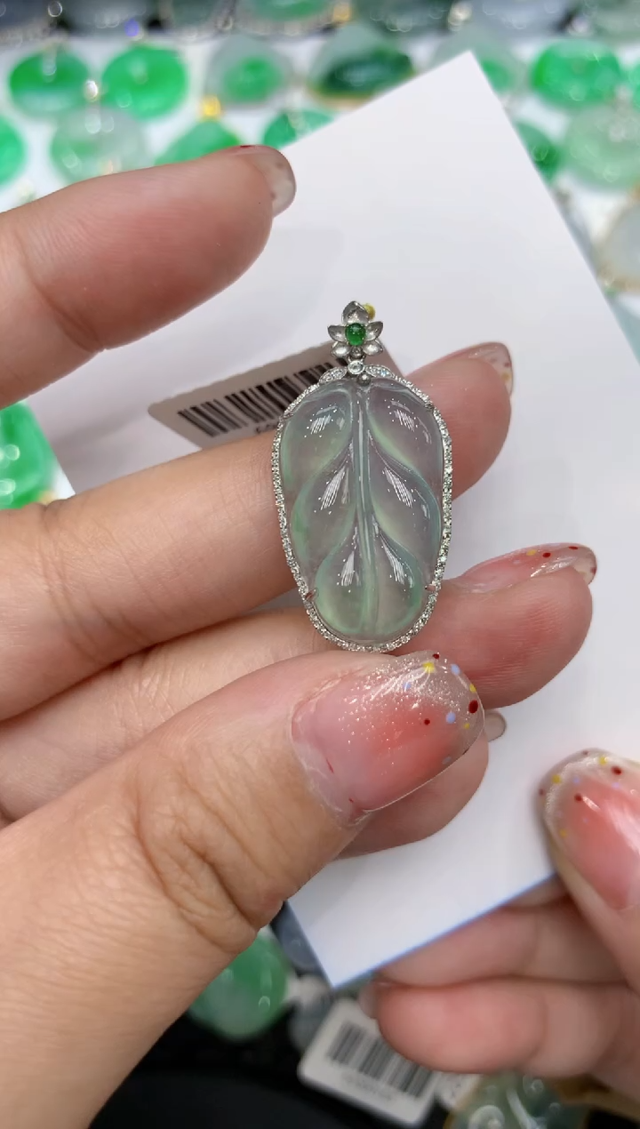 【闪购商品】翡翠颈饰18K金镶嵌111111111111