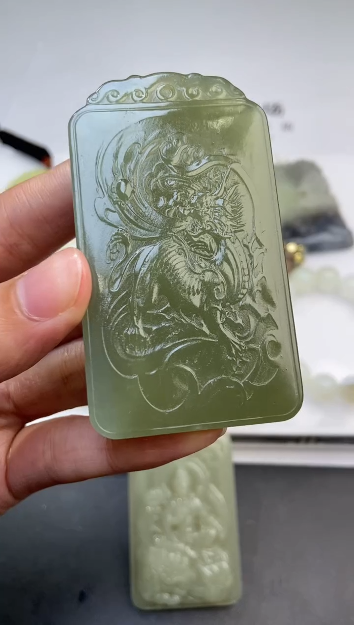 未镶嵌和田玉挂件378801     多人 