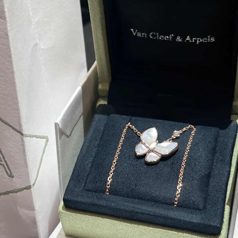 99新 梵克雅宝 【小花念念】蝴蝶 白贝母 项链 18K玫瑰金 