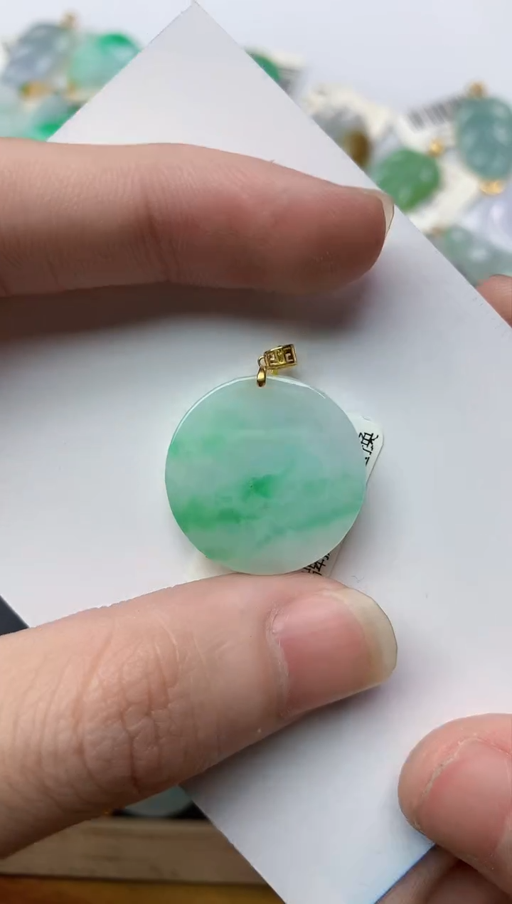 【闪购商品】翡翠颈饰18K金镶嵌96.........