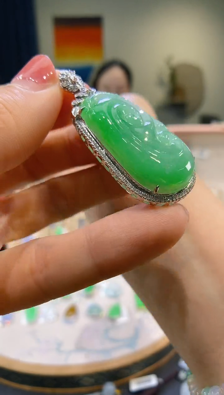 【闪购商品】翡翠吊坠(不含链)18K金镶嵌如意