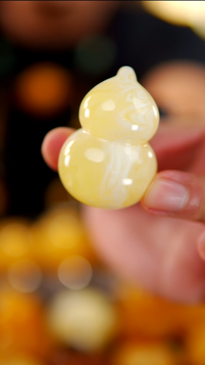 裸石琥珀未镶嵌瓷白妖花葫芦33.6