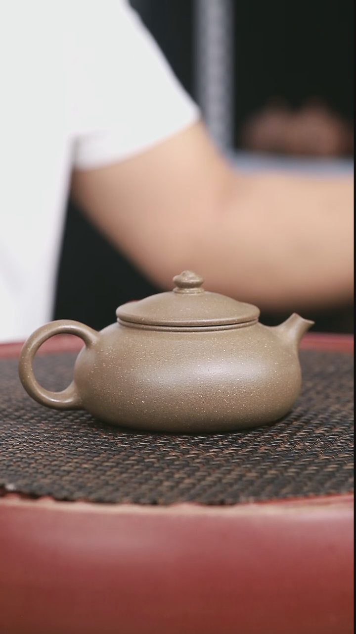 茶壶紫砂3号蟹壳青寒江170CC微微暇