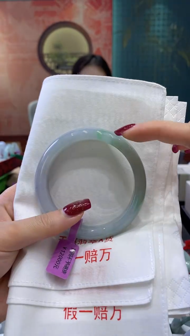 【闪购商品】翡翠手镯未镶嵌多人03594