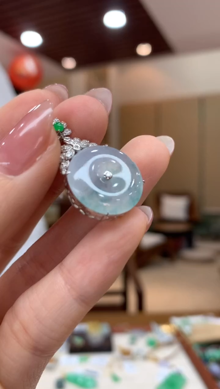 吊坠(不含链)18K金镶嵌翡翠平安扣