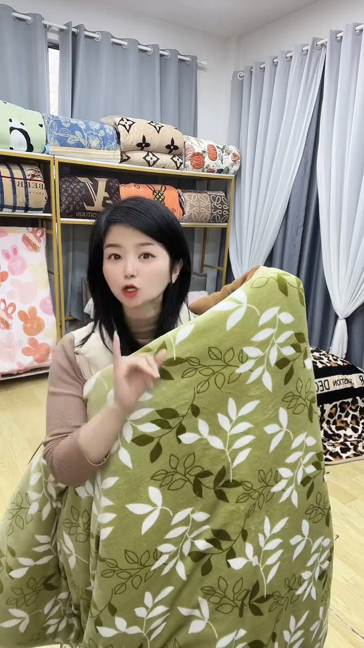 牛奶绒200*230绿叶被子