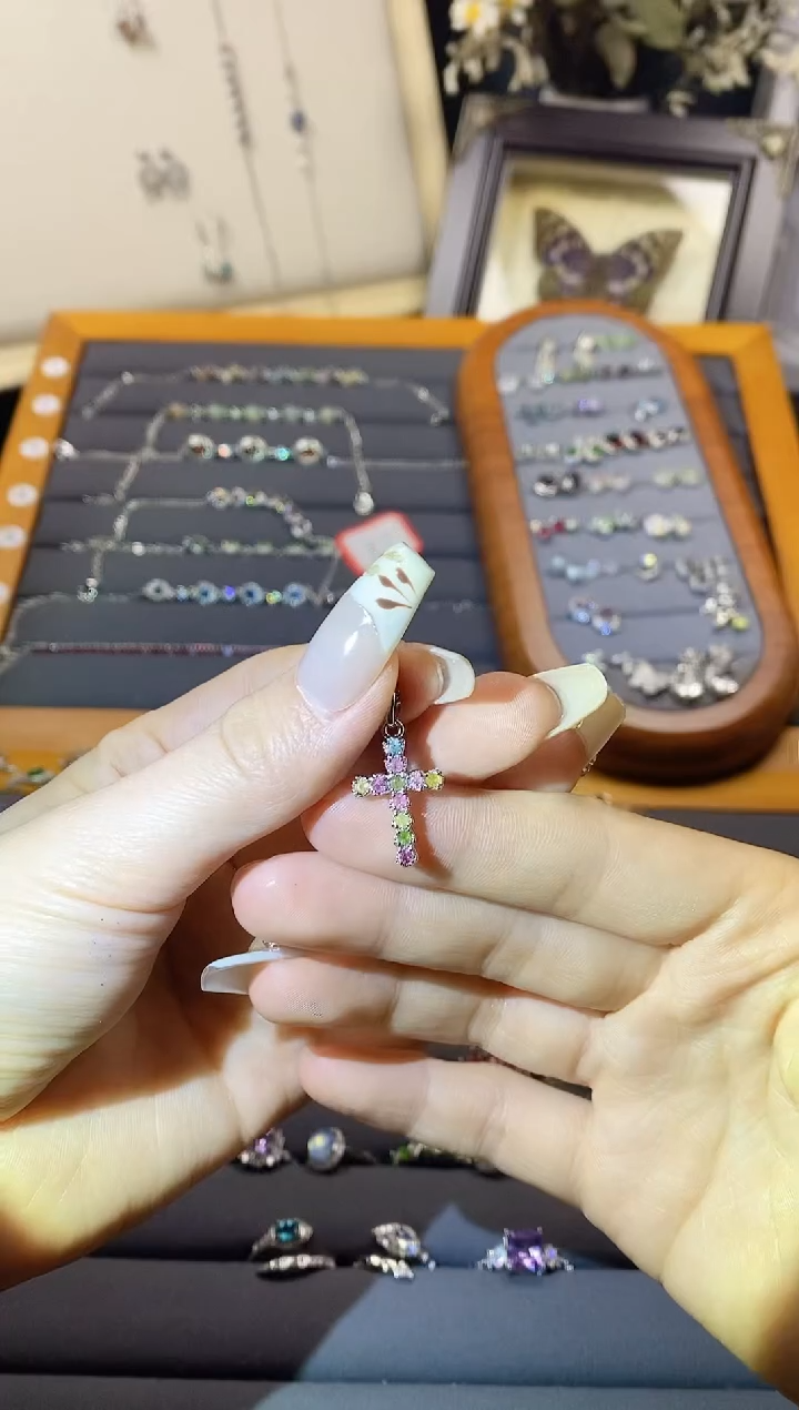 【闪购商品】水晶手链银S925镶嵌A88