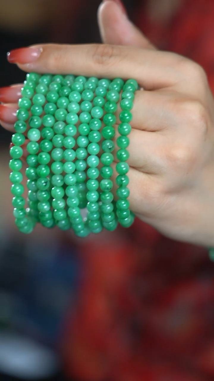 【闪购商品】翡翠手串未镶嵌翡翠手串多样性发其一