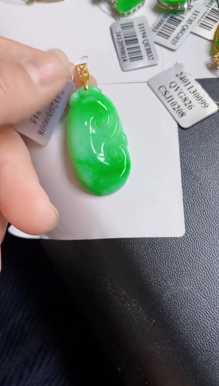 【闪购商品】翡翠颈饰18K金镶嵌如意
