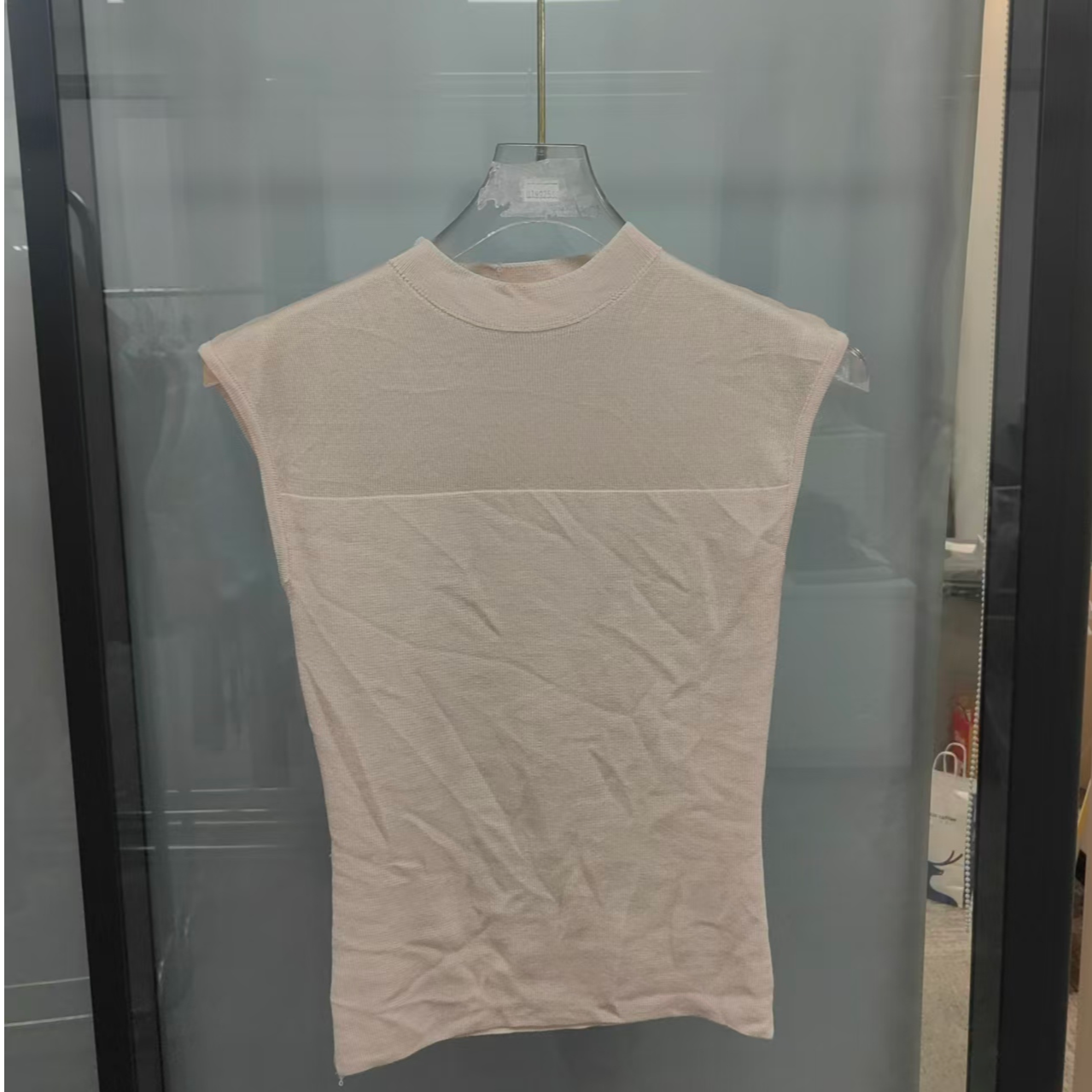 无袖设计感上衣显瘦衫