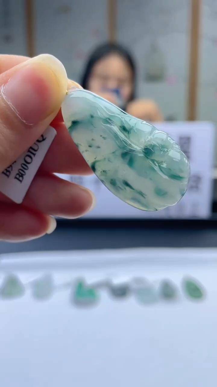 翡翠18K金镶嵌颈饰天然A货翡翠