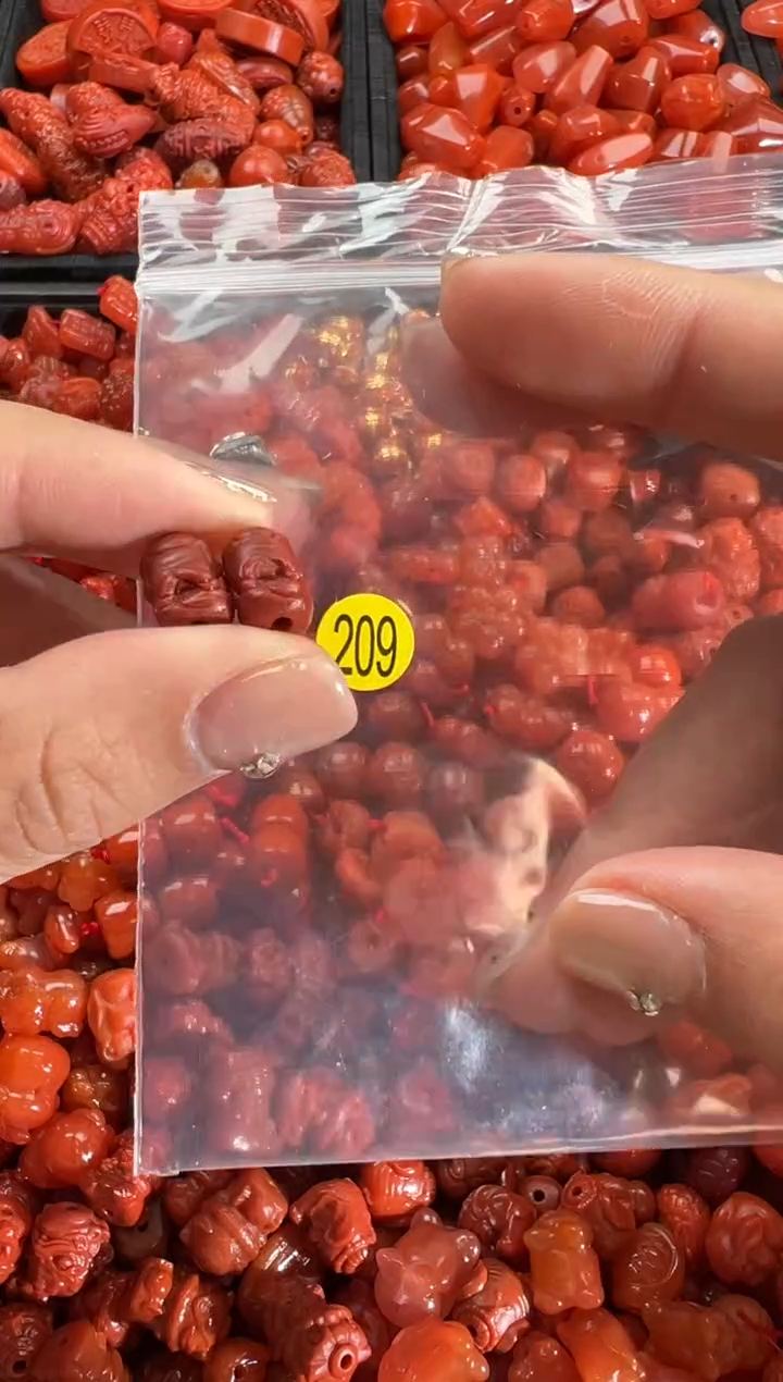 【闪购商品】南红玛瑙颈饰未镶嵌1